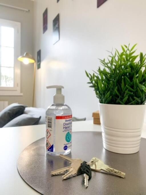 Charmant Studio Cosy Climatise Et Parking Securise A Proximite Du Centre Ville De Lyon Exterior photo